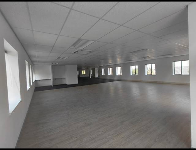 514M² OFFICE TO LET IN BRYANSTON